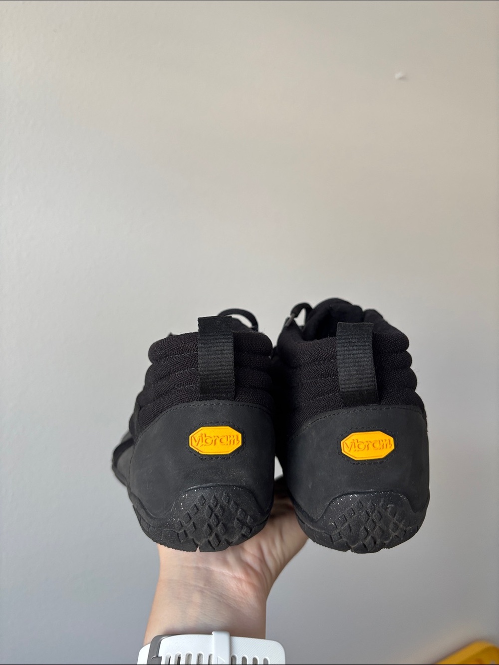 Vibram Men’s FiveFingers V-Trek Insulated Barefoot All-Terrain Outdoor Hiking - Picture 10 of 12